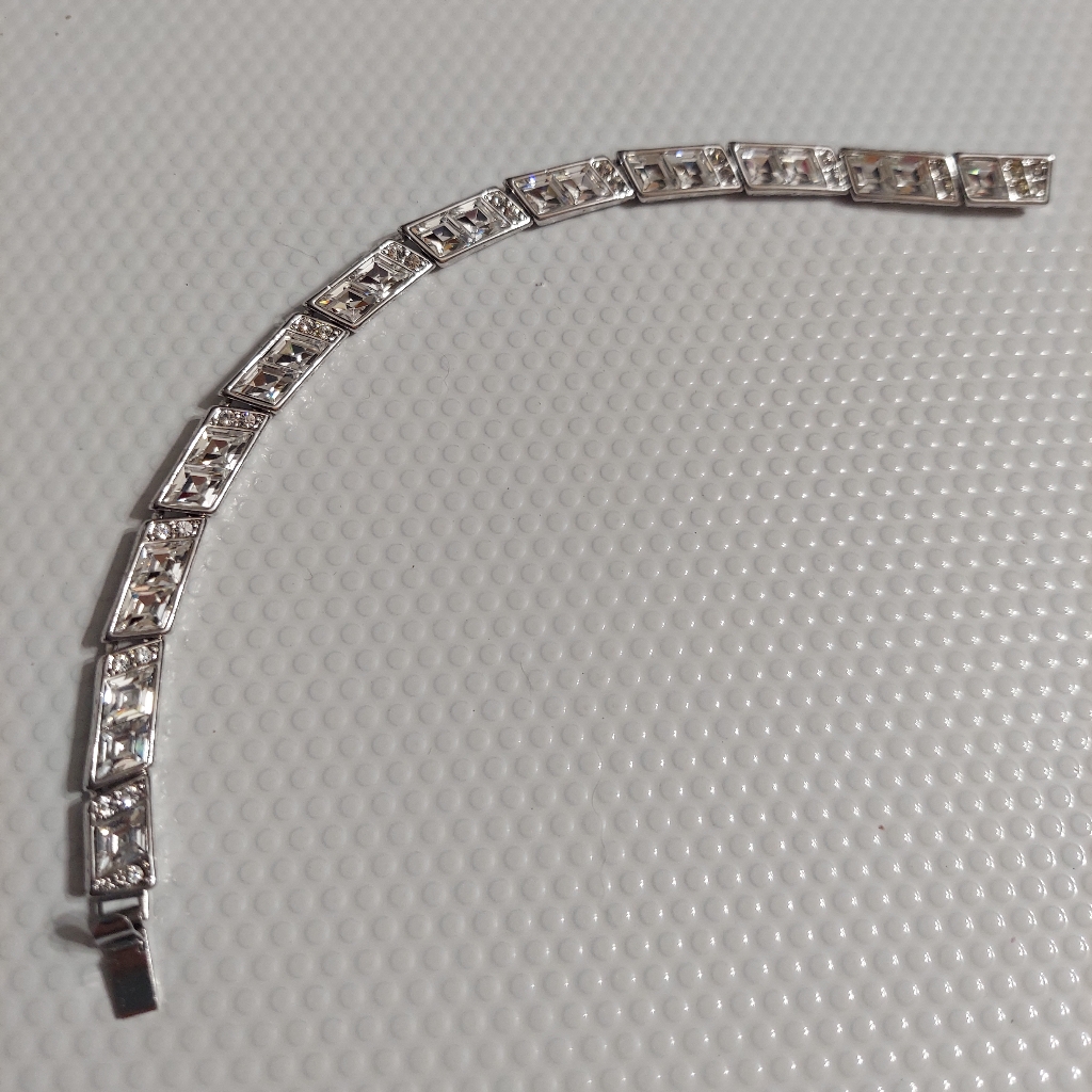 Nolan Miller Textured Silver/Diamond Cut Faceted Crystal Bracelet